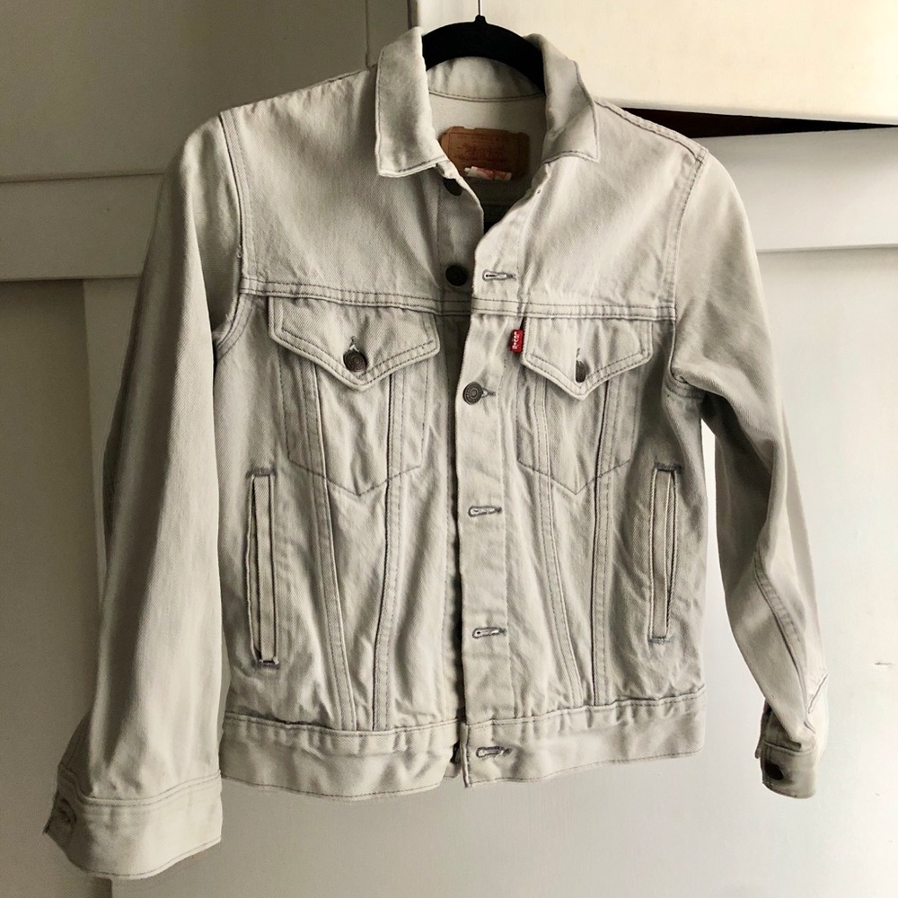 Vintage Levi’s Denim Jacket (small!)